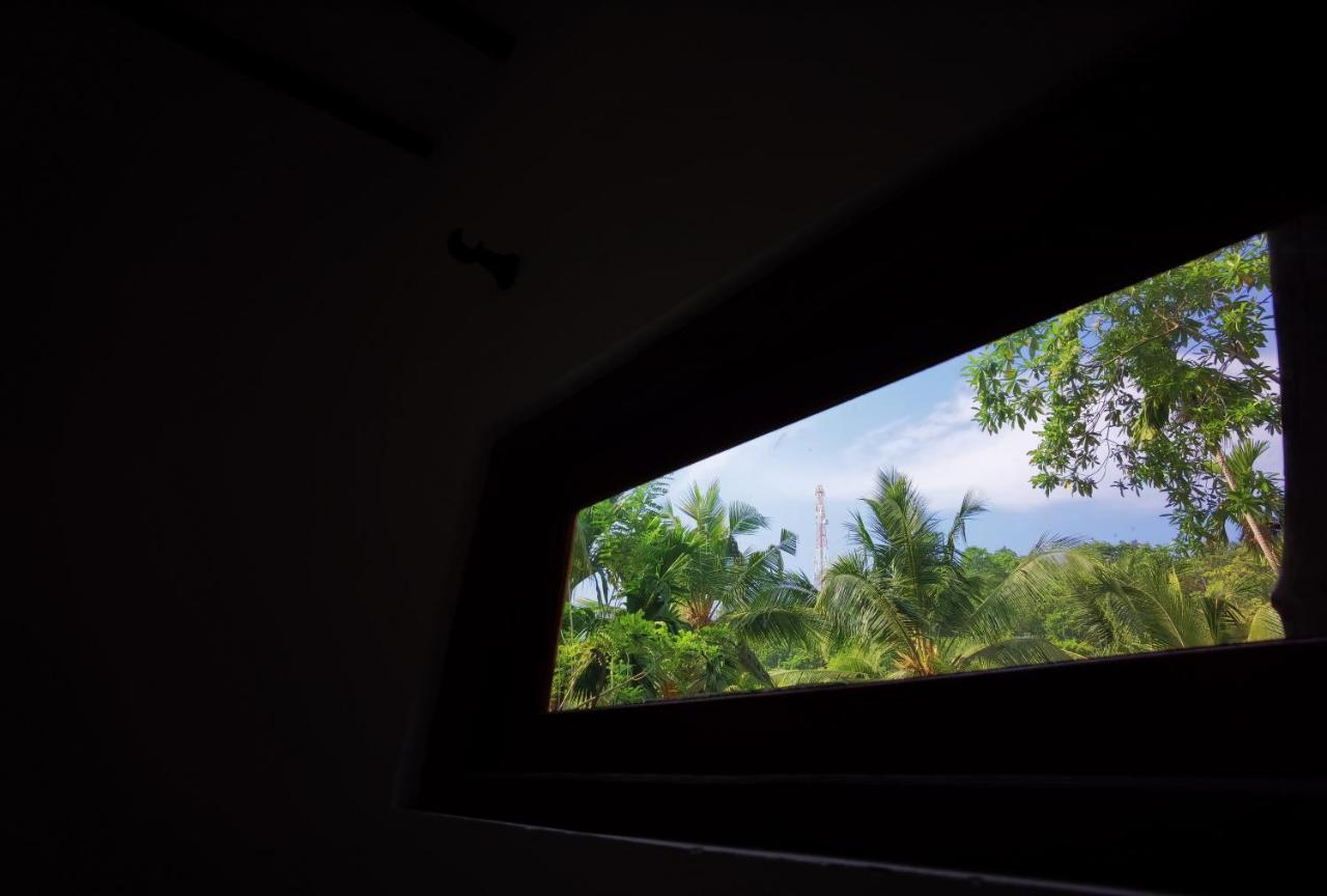 Turtle Lamp Hotel Unawatuna Exterior photo