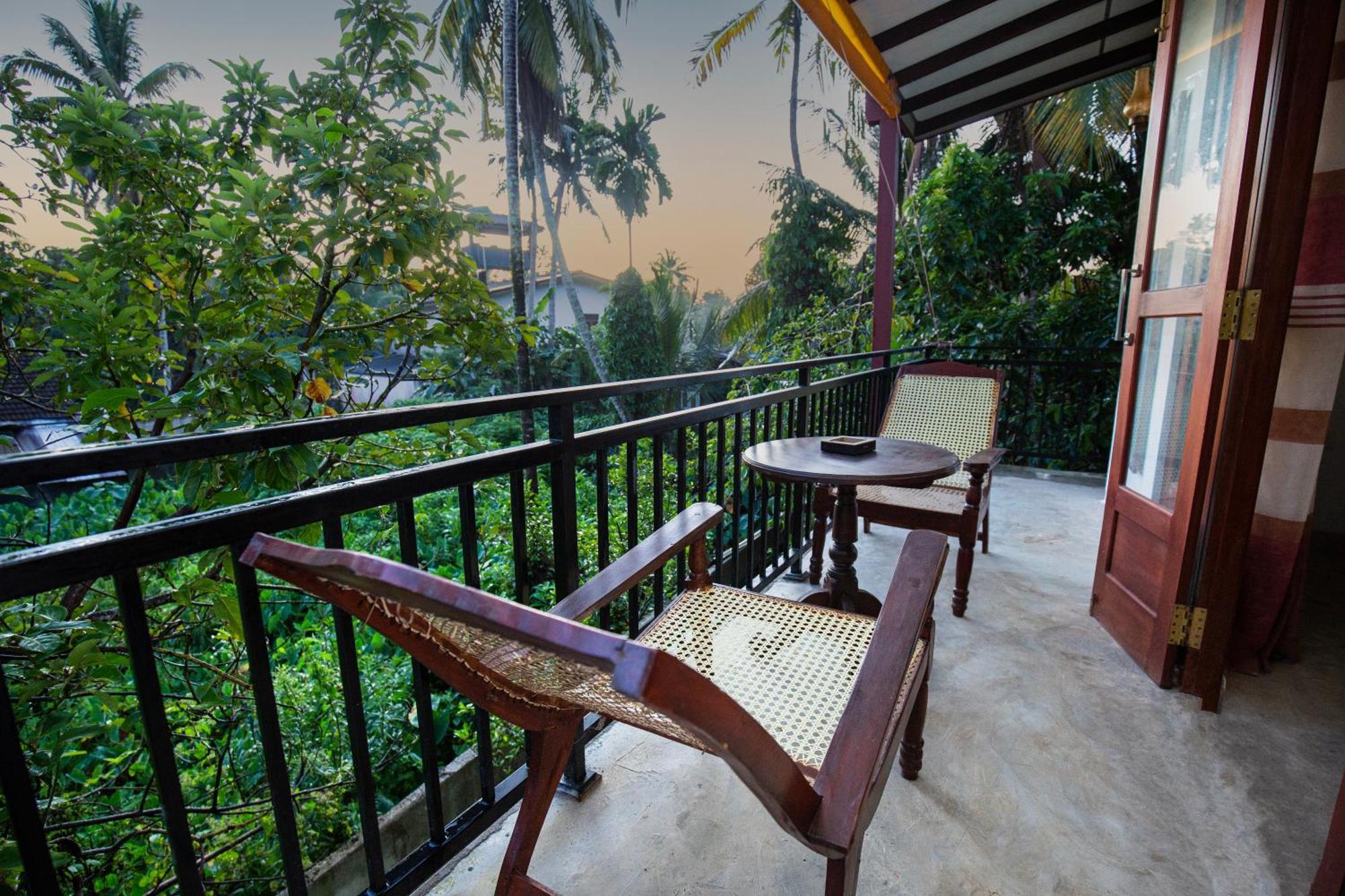 Turtle Lamp Hotel Unawatuna Exterior photo