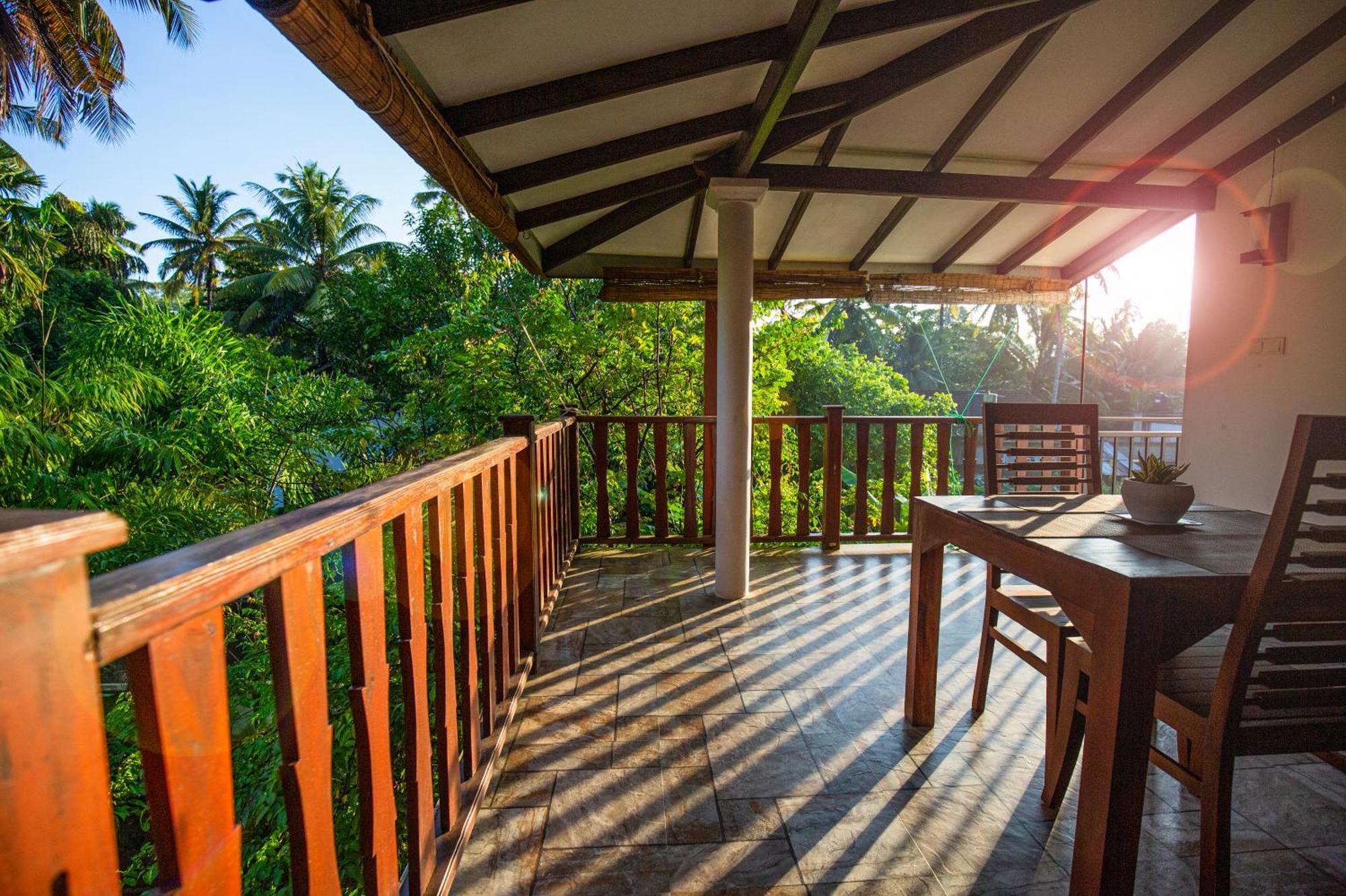 Turtle Lamp Hotel Unawatuna Exterior photo